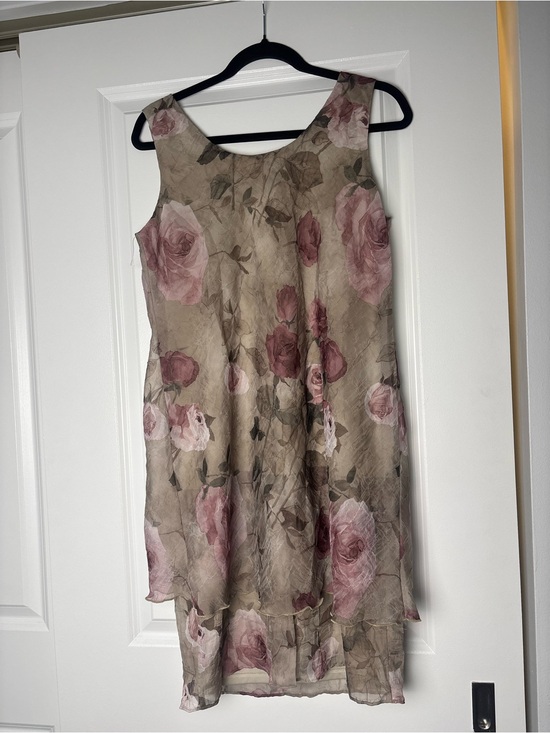 S.L. Fashions Dresses & Skirts - S.L. Fashions Taupe Dress with Blush Rose Print